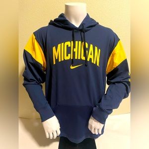 Nike Michigan Wolverines Team Issue On Field Hoodie Size Small DN7111-419 Rare